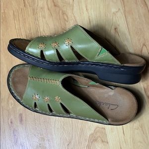 Clarks Green Leather Open Toe Sandals Size 7M